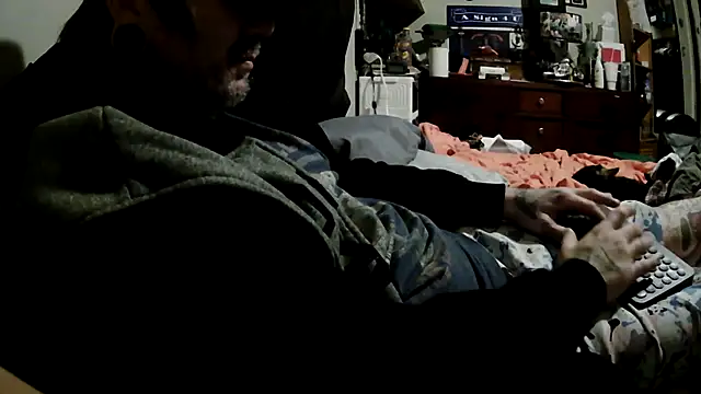 clitstitsandbongrips online show from November 12, 11:27 am