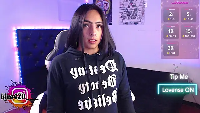 Skyler  blue4 online show from November 16, 11:18 pm