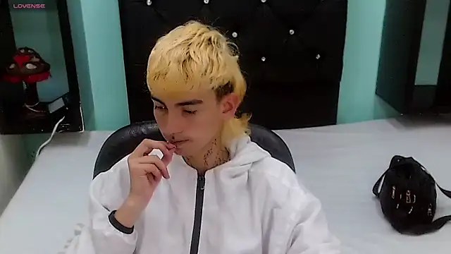 ttimy x boy online show from April 16, 7:58 pm