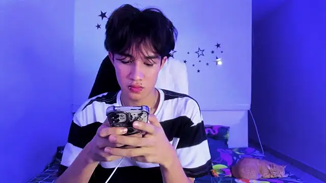 Johhan  Lee online show from December 22, 3:36 am