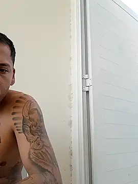 MorenoTatu online show from April 15, 4:07 pm