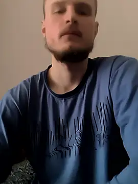 Snapshot of hardgun_ chatting on December 7, 8:00 am hardgun  online show from December 7, 8:00 am