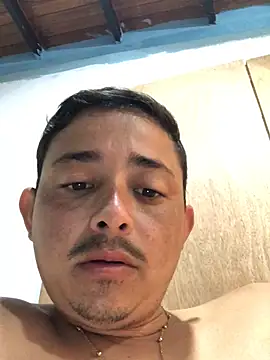 isacalejandroo online show from January 18, 4:31 pm