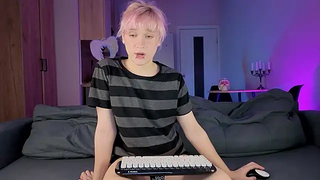 Gregory Byyrd online show from February 26, 9:49 pm