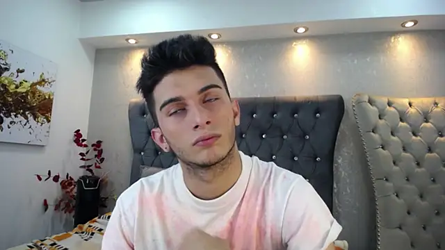 Snapshot of MrWilliseo chatting on February 2, 8:08 pm MrWilliseo online show from February 2, 8:08 pm