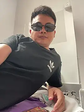 lixiaoshuai8 online show from May 9, 4:35 am