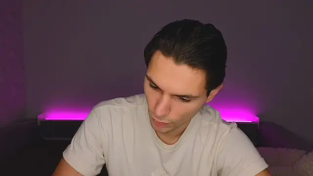 denlover1 online show from February 13, 8:20 am