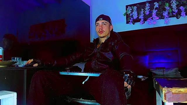 HannibalLester online show from April 14, 8:14 am