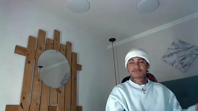 Snapshot of HannibalLester chatting on March 3, 3:28 am HannibalLester online show from March 3, 3:28 am