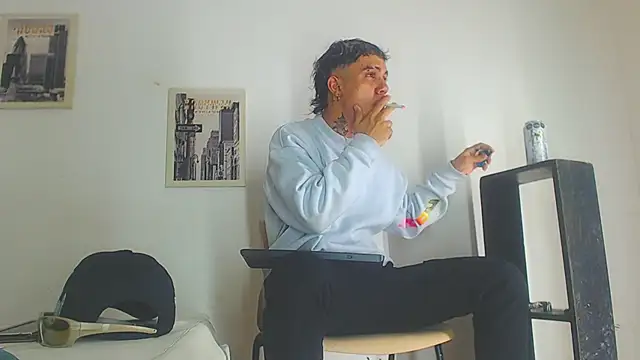 Snapshot of HannibalLester chatting on March 4, 3:33 am HannibalLester online show from March 4, 3:33 am