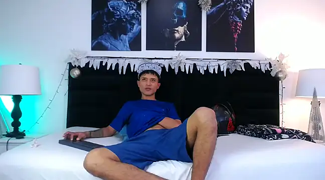 Snapshot of Edward_Milleer chatting on December 9, 2:40 pm Edward Milleer online show from December 9, 2:40 pm