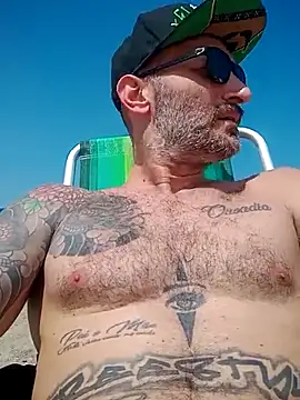 Snapshot of rolesexy chatting on February 15, 5:28 pm rolesexy online show from February 15, 5:28 pm