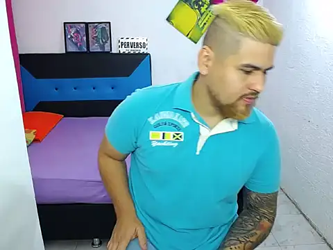 Snapshot of pitbullveryhot chatting on December 5, 9:50 am pitbullveryhot online show from December 5, 9:50 am