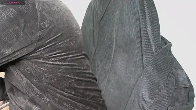 vicky dear love online show from December 6, 11:00 am