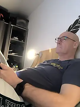 bogland33 online show from January 11, 8:12 pm