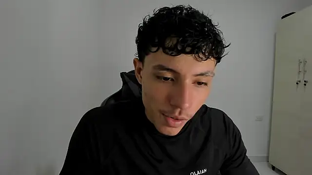 enzo sloran online show from April 2, 7:44 pm