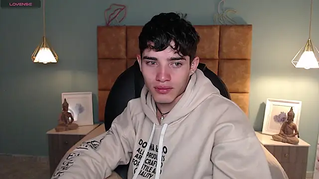 Snapshot of AlejooTwink chatting on February 22, 6:59 pm AlejooTwink online show from February 22, 6:59 pm