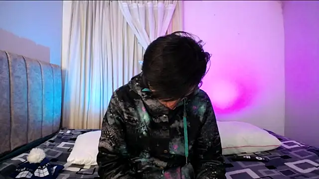 Yellowpokemon23 online show from April 8, 2:34 am