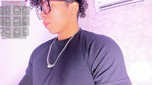 AkazaBoy  online show from February 19, 5:15 am