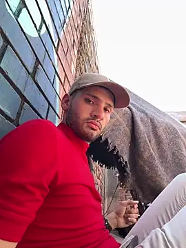 EstesEntey online show from March 21, 7:46 pm