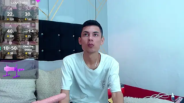 Snapshot of Oliver_king_sex chatting on January 17, 4:04 pm Oliver king sex online show from January 17, 4:04 pm