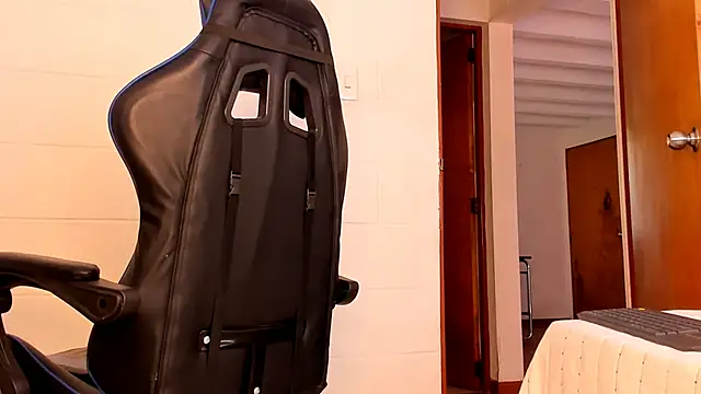 travis guizenga online show from January 9, 6:15 pm