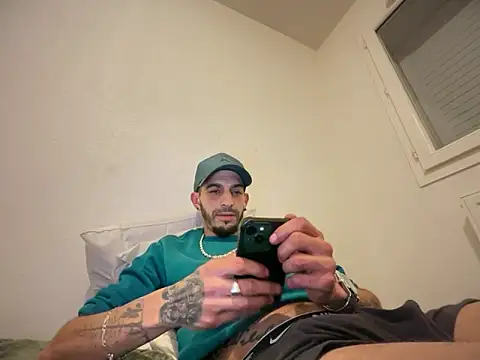 Rebeu313 online show from December 20, 10:28 pm