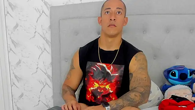 luigiferrara online show from November 21, 11:37 pm