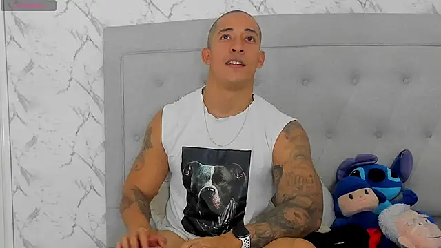 luigiferrara online show from December 18, 1:12 am