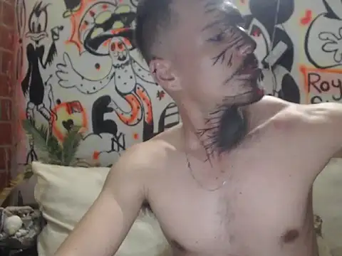 roystonee01 online show from November 1, 1:42 am