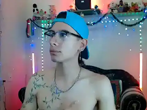 Snapshot of Yedrix chatting on December 10, 3:55 pm Yedrix online show from December 10, 3:55 pm