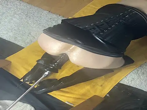 Snapshot of carlianal chatting on October 31, 7:06 pm carlianal online show from October 31, 7:06 pm