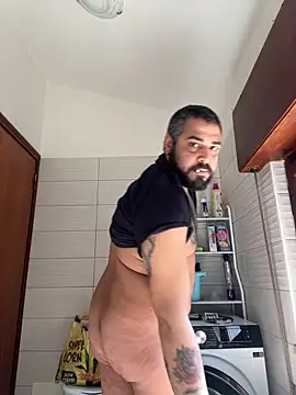 Dikkiduohottt online show from April 3, 1:08 pm