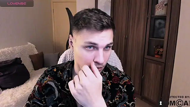 handsome guy01 online show from October 23, 7:01 am