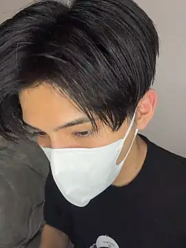 Lio kun online show from April 14, 1:11 pm