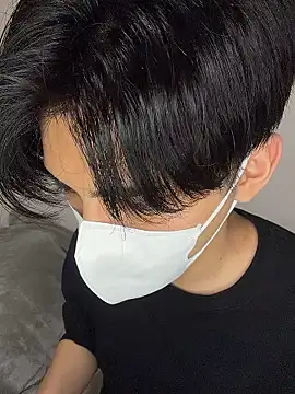 Lio kun online show from April 10, 1:07 pm