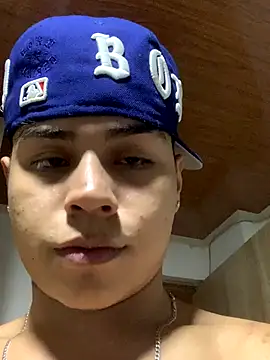 Snapshot of SantiagoReyesFtt chatting on October 22, 5:11 am SantiagoReyesFtt online show from October 22, 5:11 am