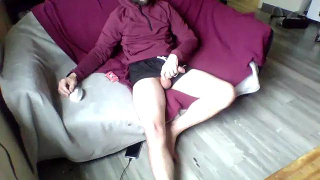 maccdaddy87 online show from April 2, 8:16 pm