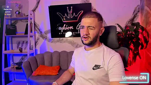 MaximusDick1  online show from January 16, 3:53 am