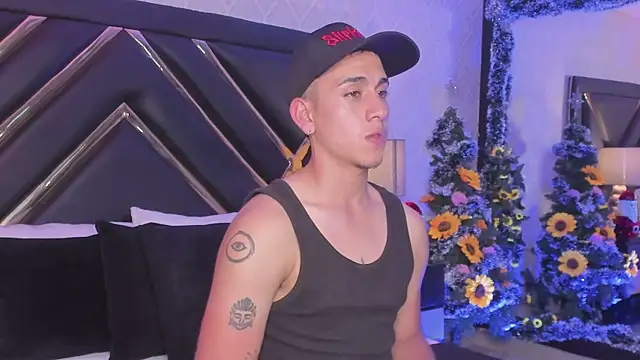 OliverSilverr online show from December 19, 3:18 am