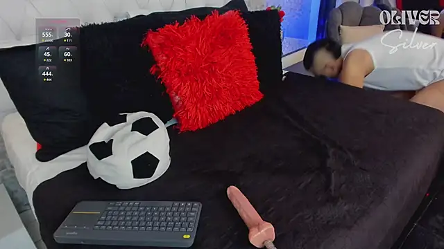 OliverSilverr online show from December 12, 11:14 pm