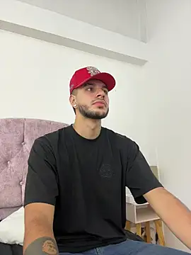 Amadeo Wild online show from October 28, 2:19 pm