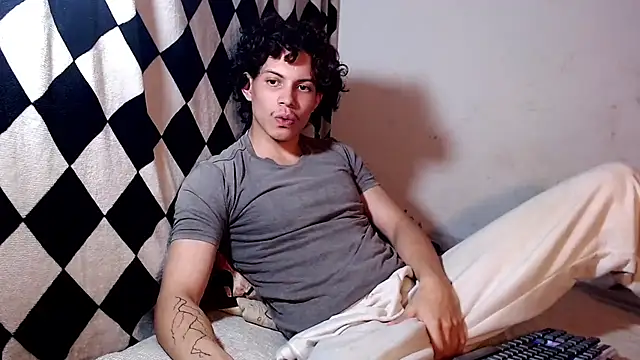 lax777  online show from April 2, 3:04 am