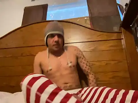 Snapshot of Amirkhai chatting on December 19, 5:29 pm Amirkhai online show from December 19, 5:29 pm