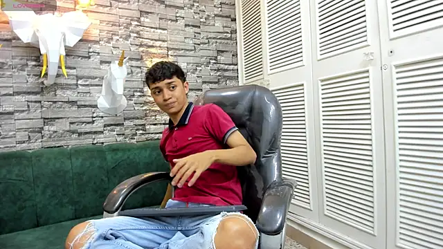 DamiBright online show from November 25, 5:37 pm