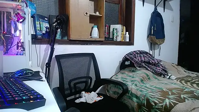 esjrobles online show from February 4, 3:44 am