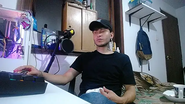 esjrobles online show from February 14, 4:04 am