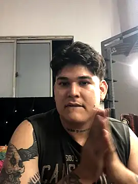 Snapshot of ELtiorick18 chatting on September 18, 3:30 am ELtiorick18 online show from September 18, 3:30 am