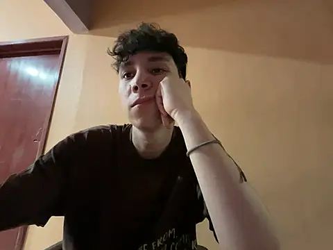 Snapshot of Omaaaaaaa00001 chatting on February 7, 7:27 pm Omaaaaaaa00001 online show from February 7, 7:27 pm