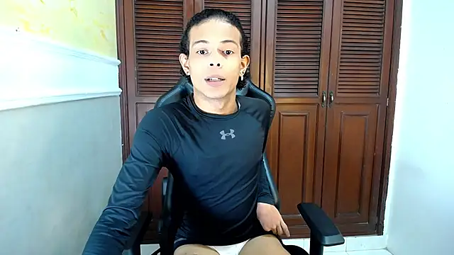 Snapshot of rose_Skinny_ chatting on October 7, 12:37 am rose Skinny online show from October 7, 12:37 am